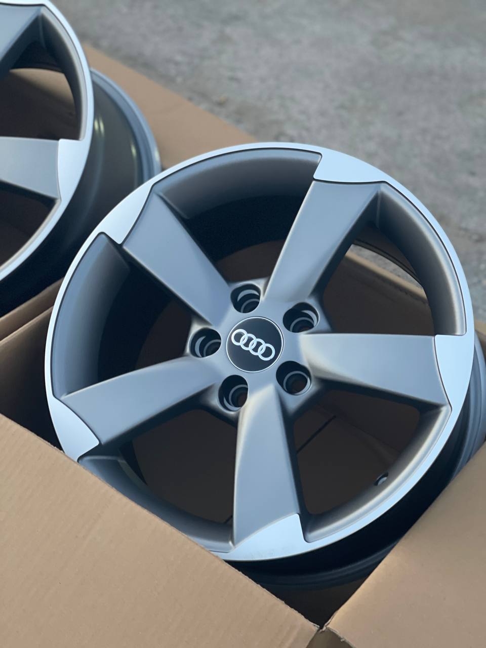 R16.0 100